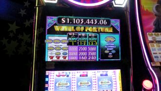 Diamonds of Fortune Slot